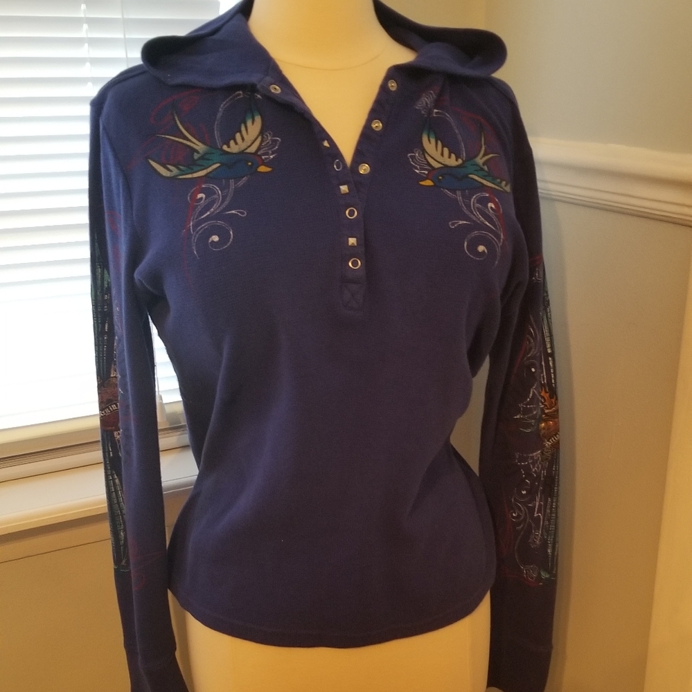 Harley Davidson hooded shirt.